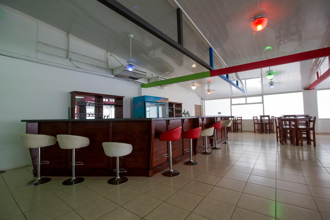 Hotel Arenas En Punta Leona Playa Agujas Ngoại thất bức ảnh
