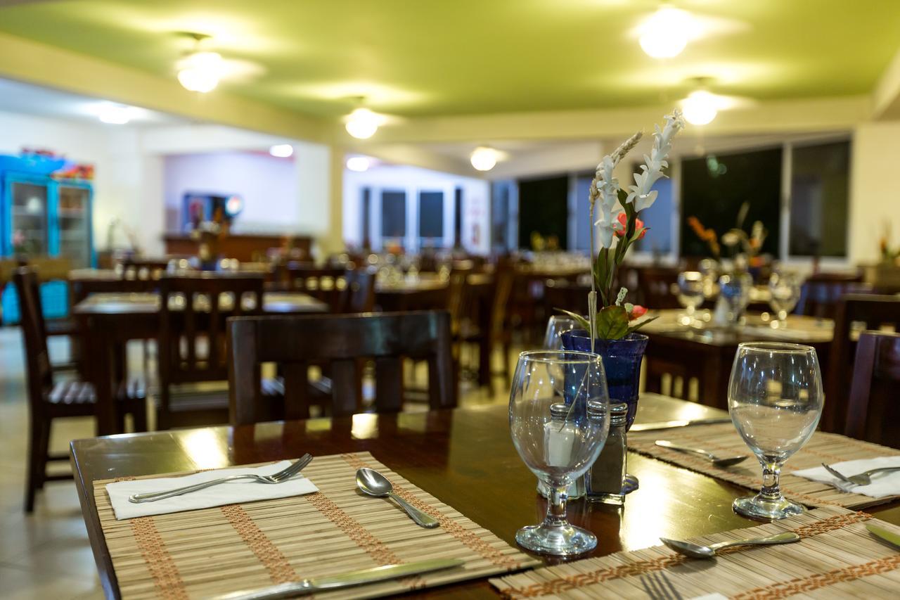 Hotel Arenas En Punta Leona Playa Agujas Ngoại thất bức ảnh