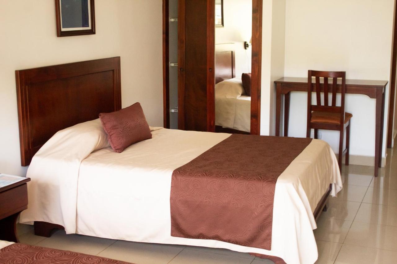 Hotel Arenas En Punta Leona Playa Agujas Ngoại thất bức ảnh